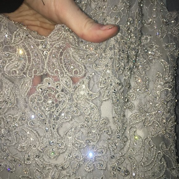 New Wedding Dress, Allure Couture Vintage Lace, BLING Small Size 8, Sexy Fitted - Picture 13 of 16